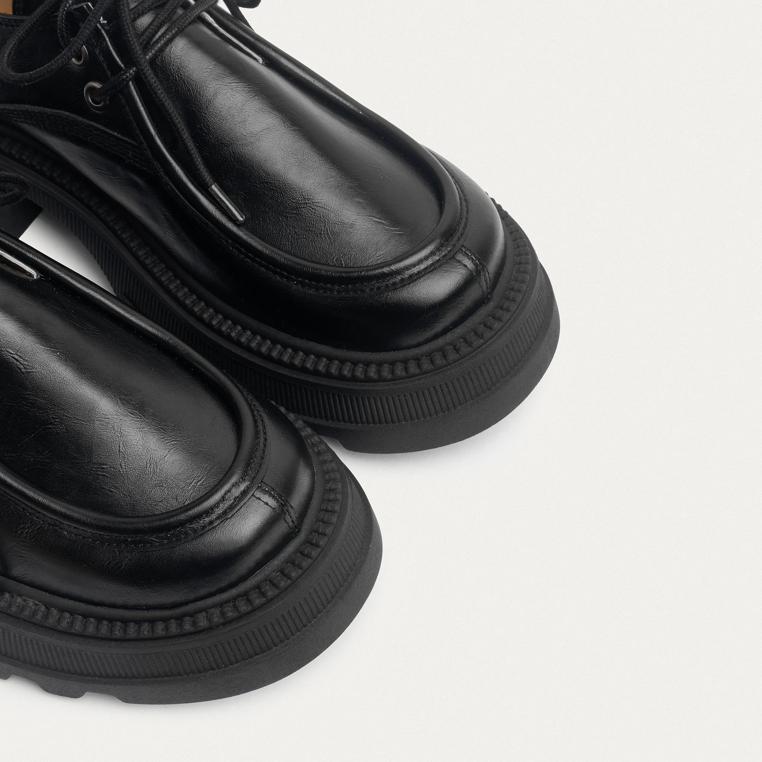 Achilles | Women Black Chunky Oxford Loafer with laces