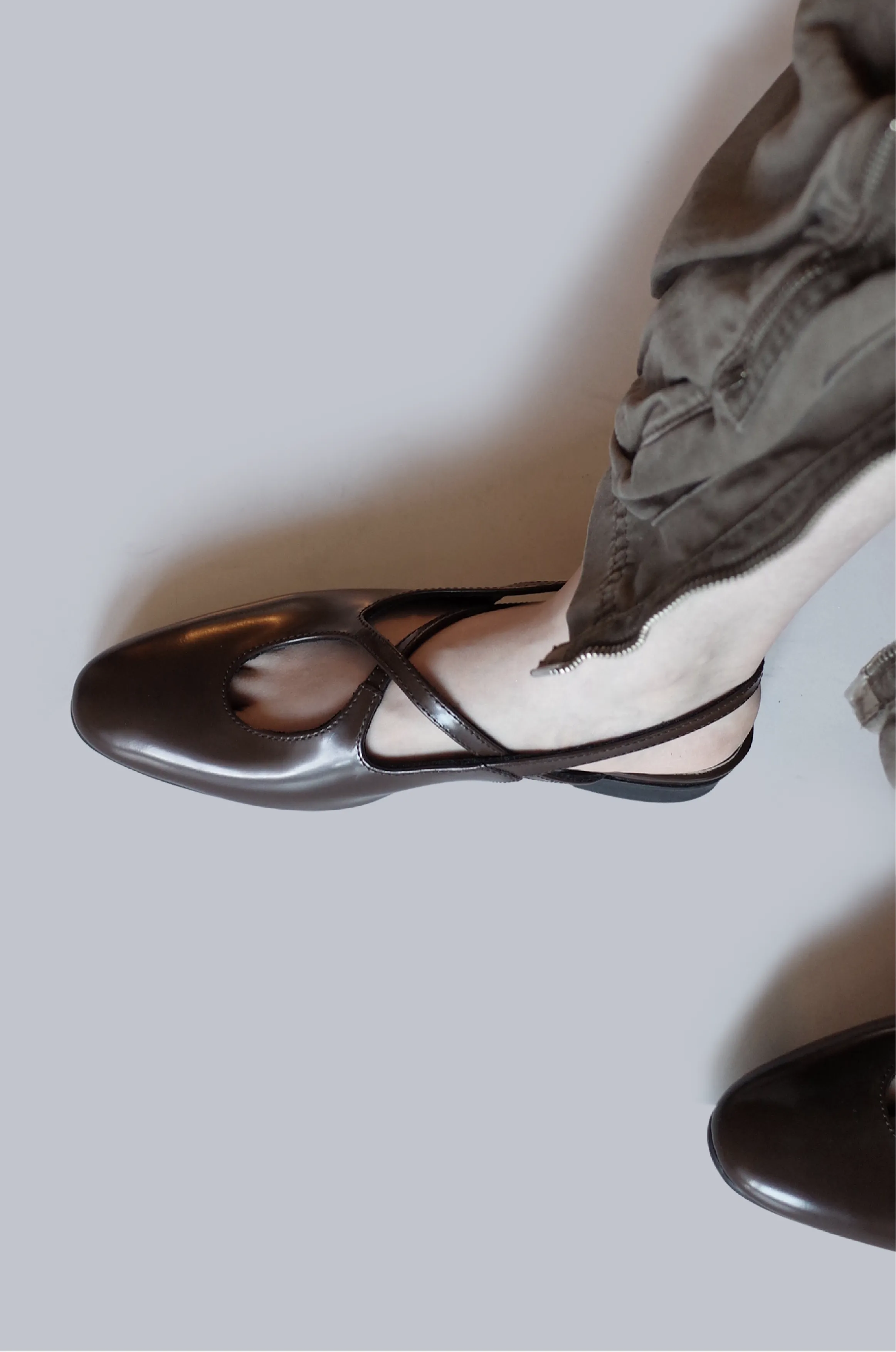 Craftsman Made Leather100% Elegant Cross Design Flats